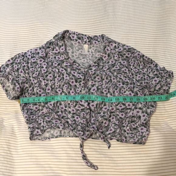 American Apparel cropped floral blouse - Picture 7 of 7